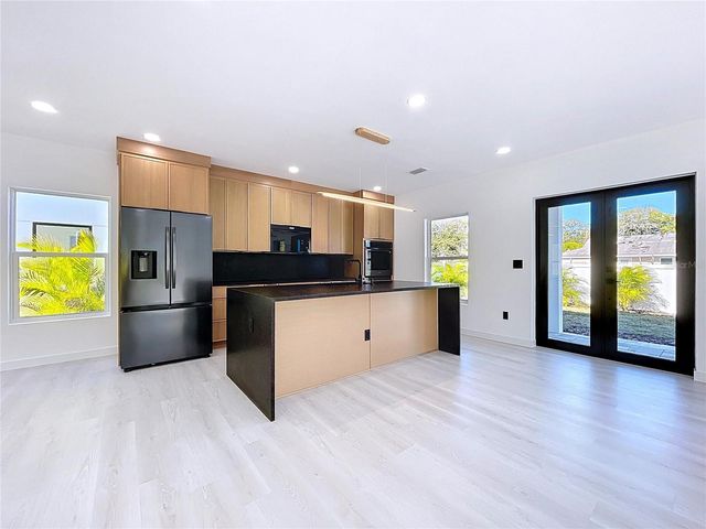 4601 QUEENSBORO AVENUE S, St Petersburg, FL 33712