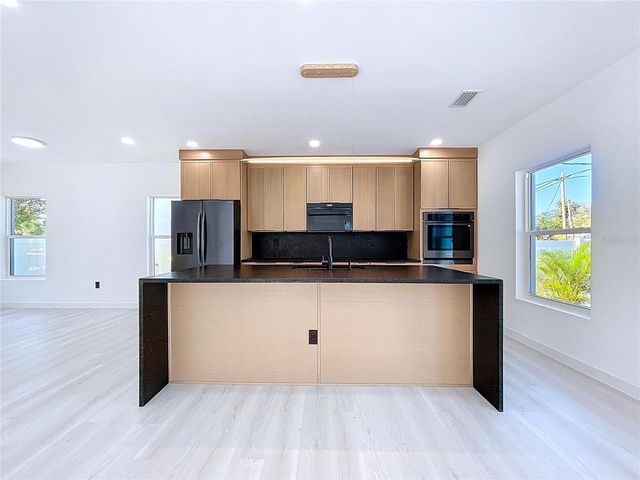 4601 QUEENSBORO AVENUE S, St Petersburg, FL 33712