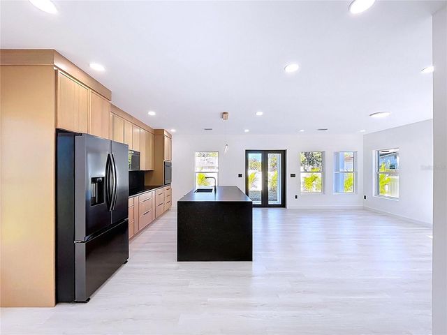 4601 QUEENSBORO AVENUE S, St Petersburg, FL 33712