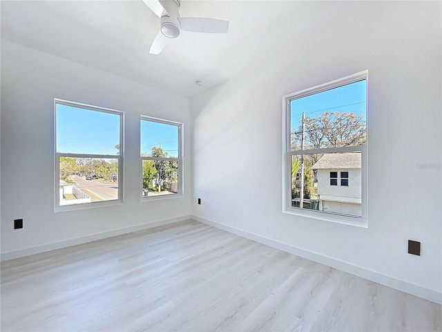 4601 QUEENSBORO AVENUE S, St Petersburg, FL 33712