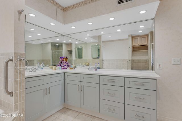 3326 S Peninsula Drive, Port Orange, FL 32127