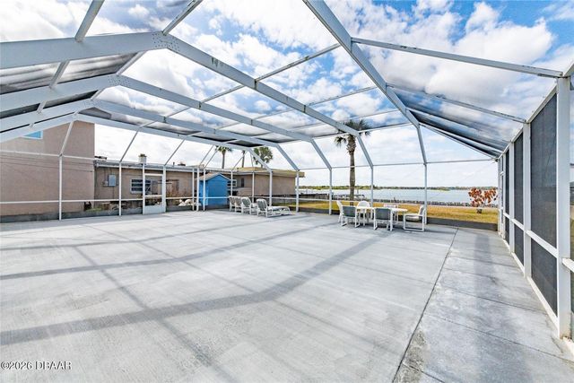 3326 S Peninsula Drive, Port Orange, FL 32127