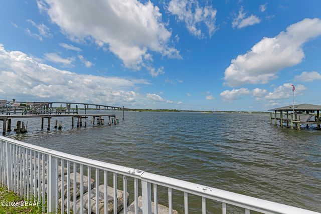 3326 S Peninsula Drive, Port Orange, FL 32127