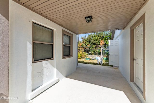 3326 S Peninsula Drive, Port Orange, FL 32127