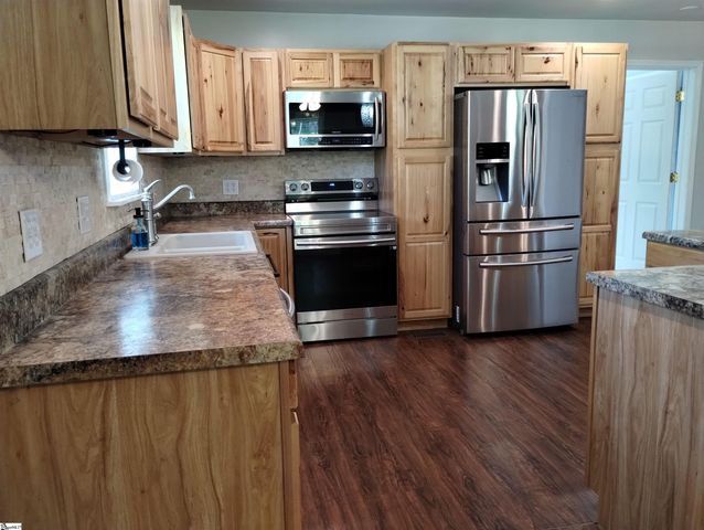 127 Eden Lane, Central, SC 29630