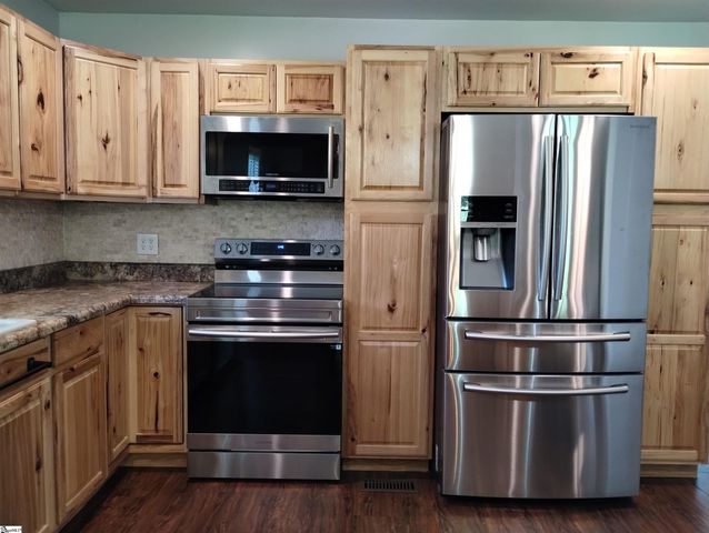 127 Eden Lane, Central, SC 29630