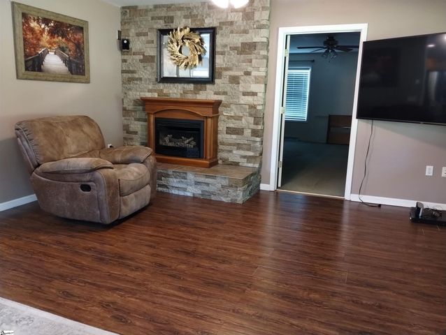 127 Eden Lane, Central, SC 29630