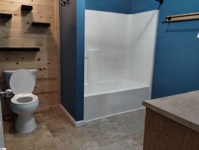 127 Eden Lane, Central, SC 29630