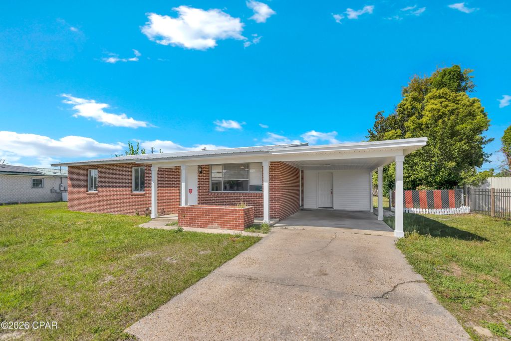 5009 Kendrick Street, Panama City, FL 32404