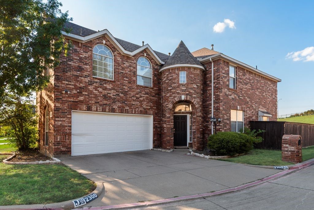 2300 Springmere Drive, Arlington, TX 76012 — photo 2