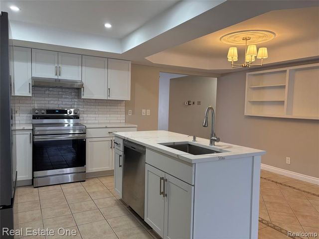 53314 Starlite Drive, Shelby Twp, MI 48316