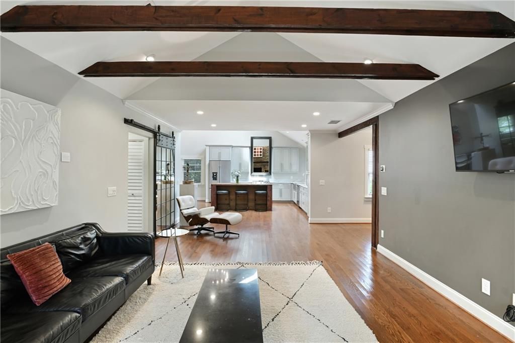 Image 12 of property listing at 2067 Fairhaven NE Circle, Atlanta, GA 30305