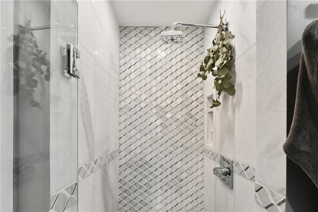 Image 32 of property listing at 2067 Fairhaven NE Circle, Atlanta, GA 30305