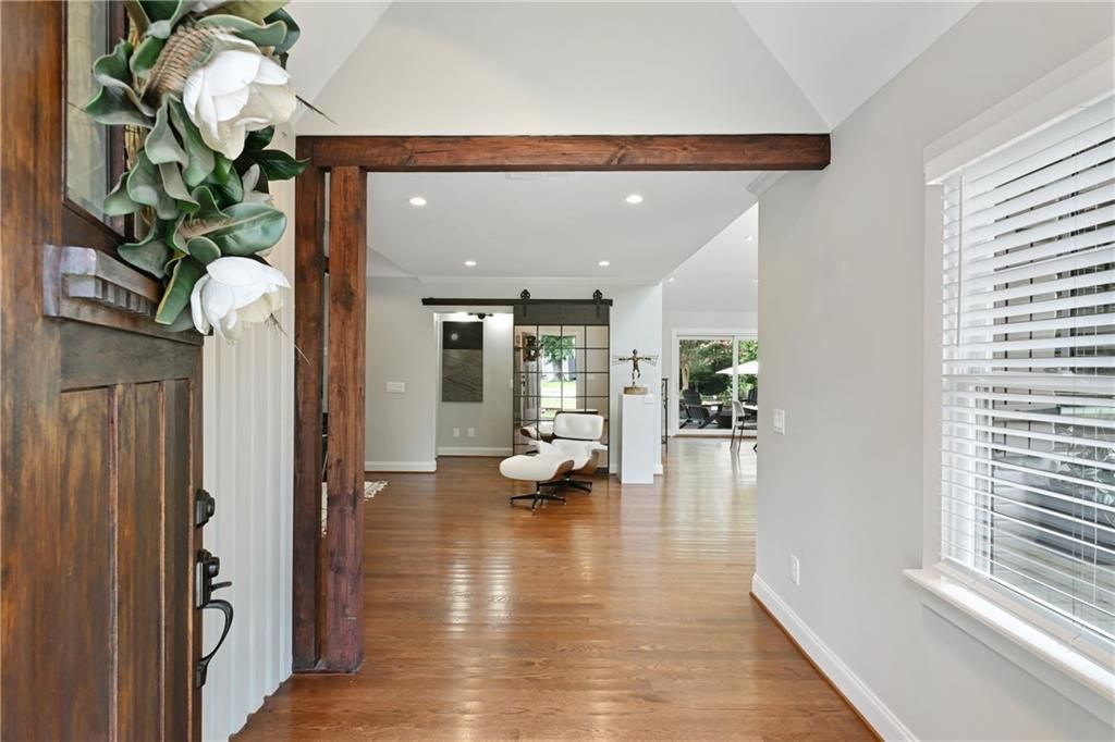 Image 7 of property listing at 2067 Fairhaven NE Circle, Atlanta, GA 30305