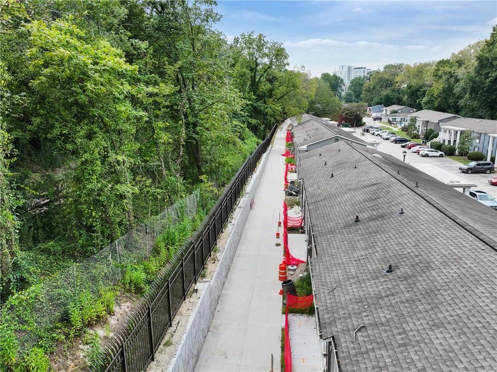 Image 75 of property listing at 2067 Fairhaven NE Circle, Atlanta, GA 30305