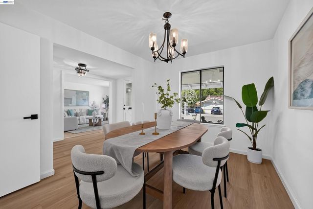 7918 Hillsboro Ct, Pleasanton, CA 94588