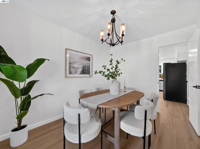 7918 Hillsboro Ct, Pleasanton, CA 94588