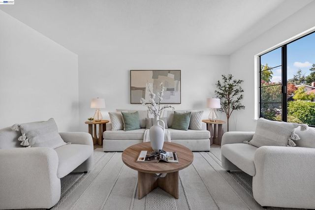 7918 Hillsboro Ct, Pleasanton, CA 94588