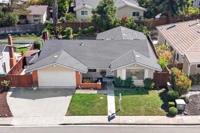 7918 Hillsboro Ct, Pleasanton, CA 94588