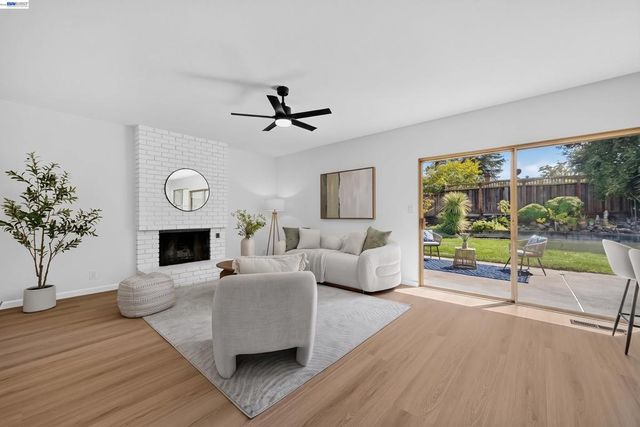 7918 Hillsboro Ct, Pleasanton, CA 94588
