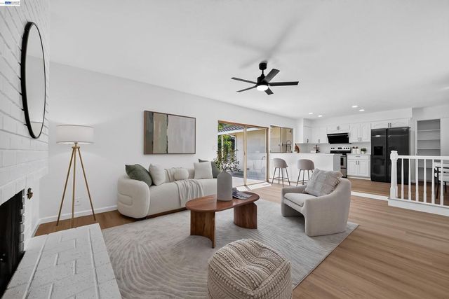 7918 Hillsboro Ct, Pleasanton, CA 94588