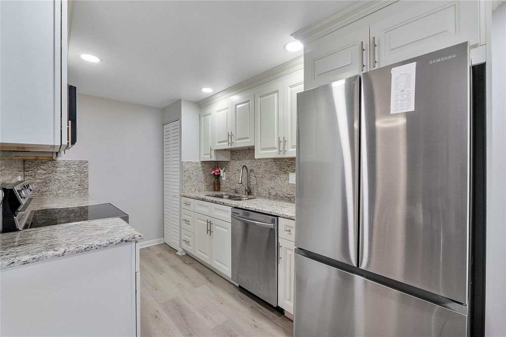 1052 Harwood 1052, Deerfield Beach, FL 33442