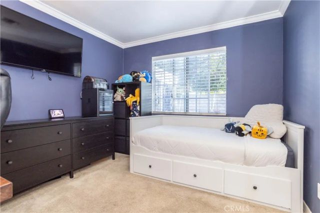 8006 Zelzah, Reseda, CA 91335