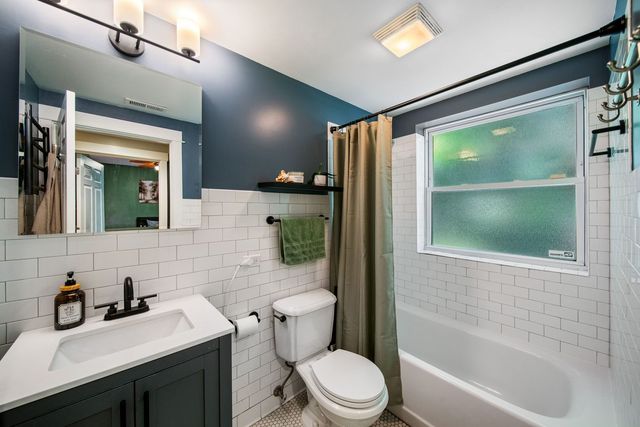 1114 Main Street 1W, Evanston, IL 60202