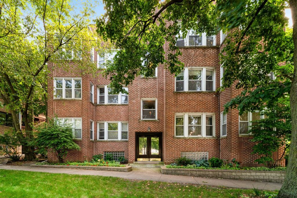 1114 Main Street 1W, Evanston, IL 60202