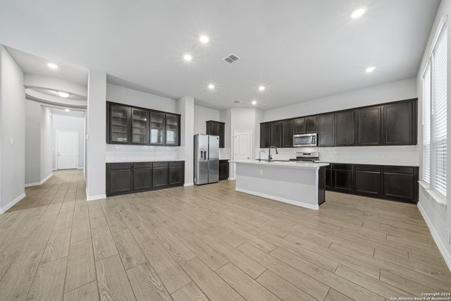 1525 SPECHTS RNCH, New Braunfels, TX 78132