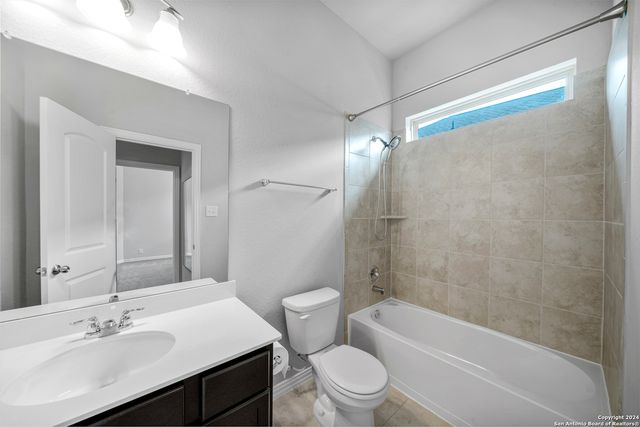 1525 SPECHTS RNCH, New Braunfels, TX 78132