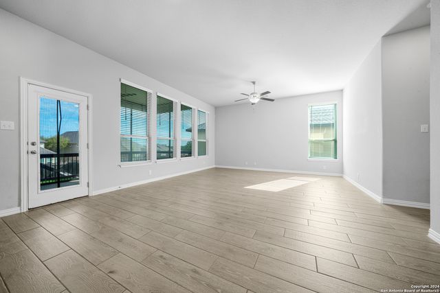 1525 SPECHTS RNCH, New Braunfels, TX 78132