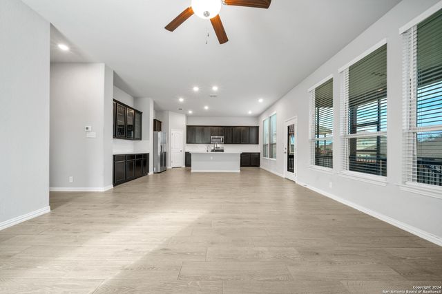 1525 SPECHTS RNCH, New Braunfels, TX 78132