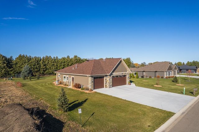 626 Lake Forest Circle, Detroit Lakes, MN 56501