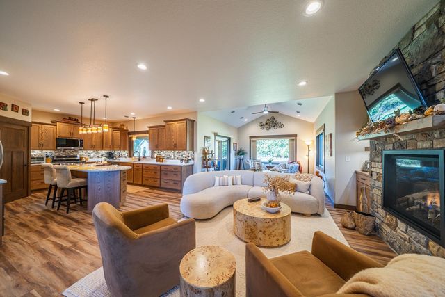 626 Lake Forest Circle, Detroit Lakes, MN 56501