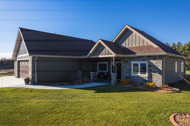 626 Lake Forest Circle, Detroit Lakes, MN 56501