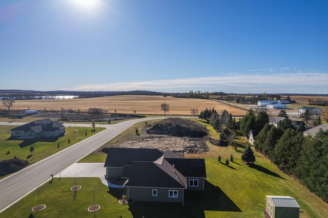 626 Lake Forest Circle, Detroit Lakes, MN 56501