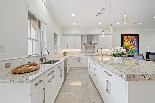 138 Tierra Lane 6, Jupiter, FL 33477