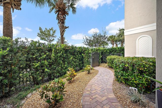 138 Tierra Lane 6, Jupiter, FL 33477