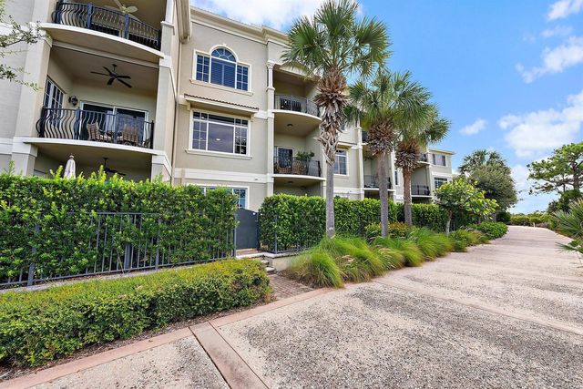 138 Tierra Lane 6, Jupiter, FL 33477