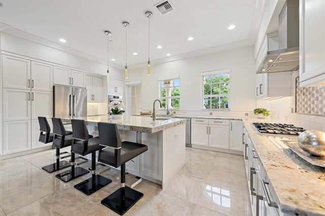 138 Tierra Lane 6, Jupiter, FL 33477