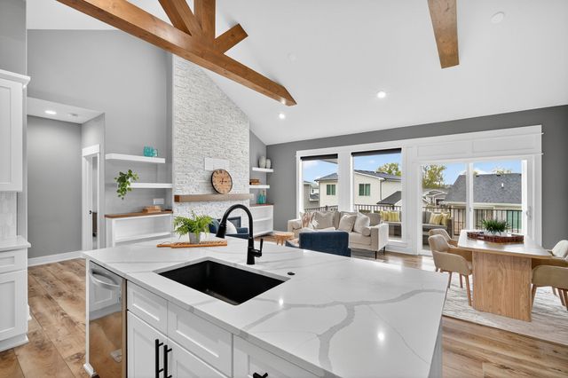 5108 154TH Circle, Urbandale, IA 50323