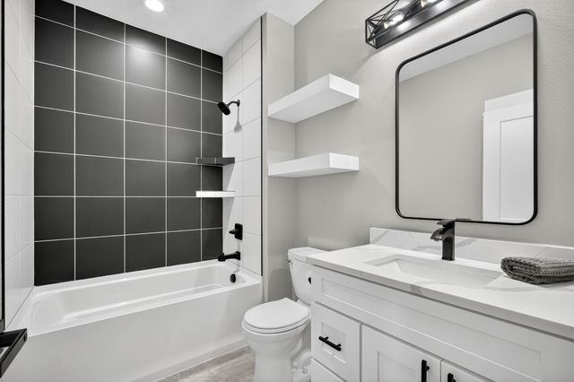 5108 154TH Circle, Urbandale, IA 50323