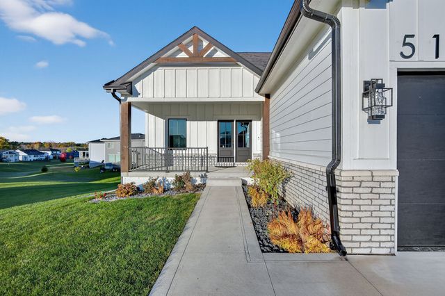 5108 154TH Circle, Urbandale, IA 50323
