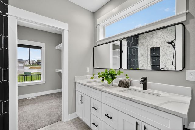 5108 154TH Circle, Urbandale, IA 50323