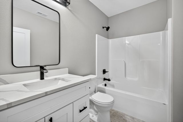 5108 154TH Circle, Urbandale, IA 50323