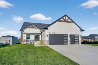 5108 154TH Circle, Urbandale, IA 50323