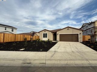 1013 Bluebell Circle, Discovery Bay, CA 94505