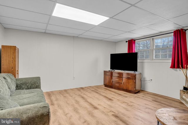 7169 CHAMBERS HILL RD, Harrisburg, PA 17111