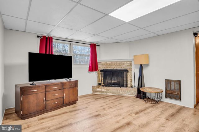 7169 CHAMBERS HILL RD, Harrisburg, PA 17111